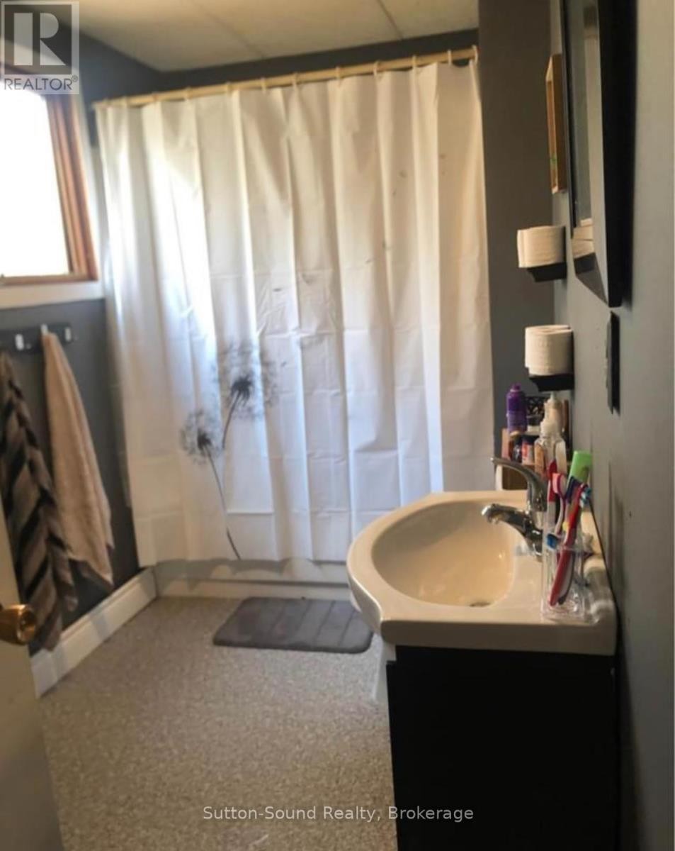 












442 BERFORD LAKE ROAD

,
South Bruce Peninsula,




Ontario
N0H2T0

