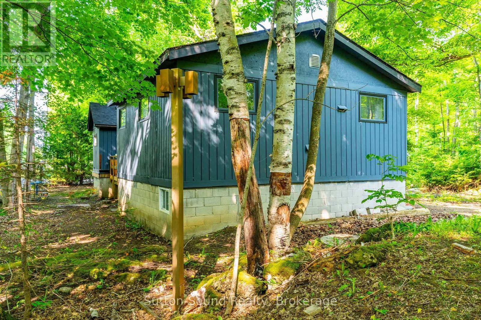 












442 BERFORD LAKE ROAD

,
South Bruce Peninsula,




Ontario
N0H2T0


