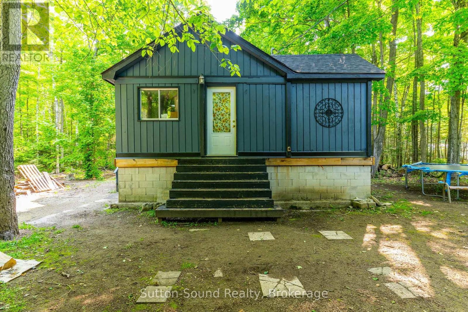 












442 BERFORD LAKE ROAD

,
South Bruce Peninsula,




Ontario
N0H2T0

