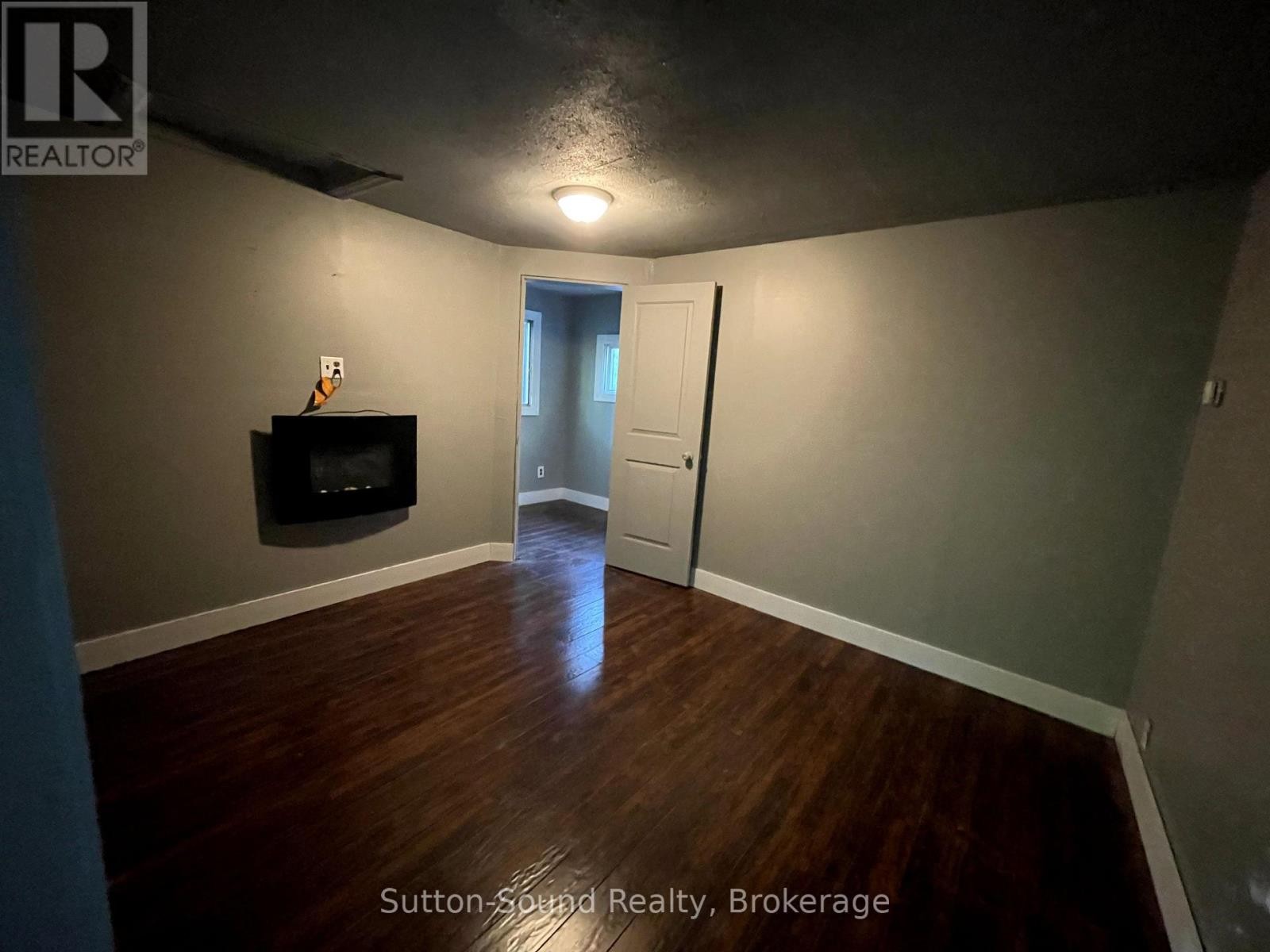 












442 BERFORD LAKE ROAD

,
South Bruce Peninsula,




Ontario
N0H2T0

