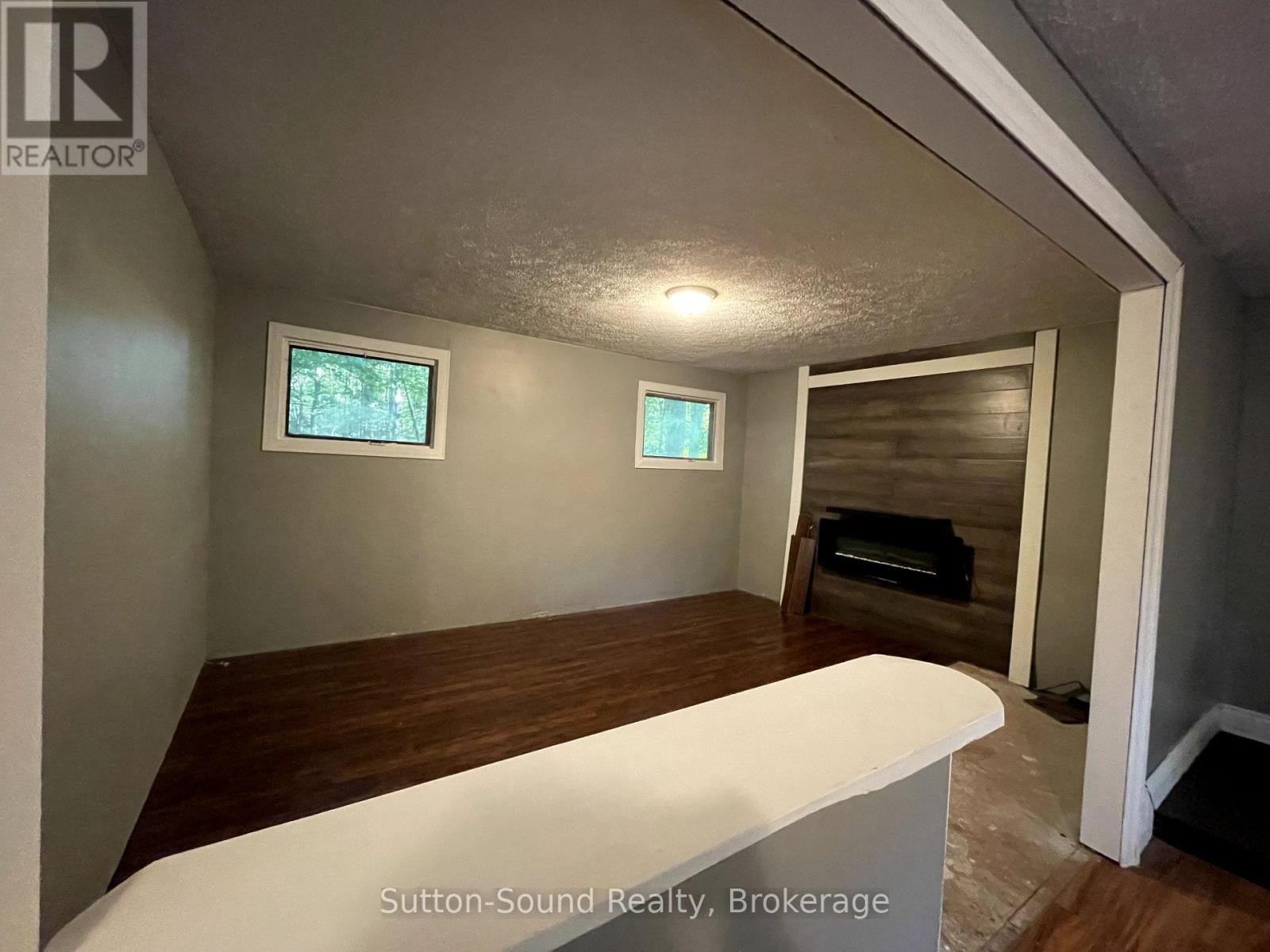 












442 BERFORD LAKE ROAD

,
South Bruce Peninsula,




Ontario
N0H2T0

