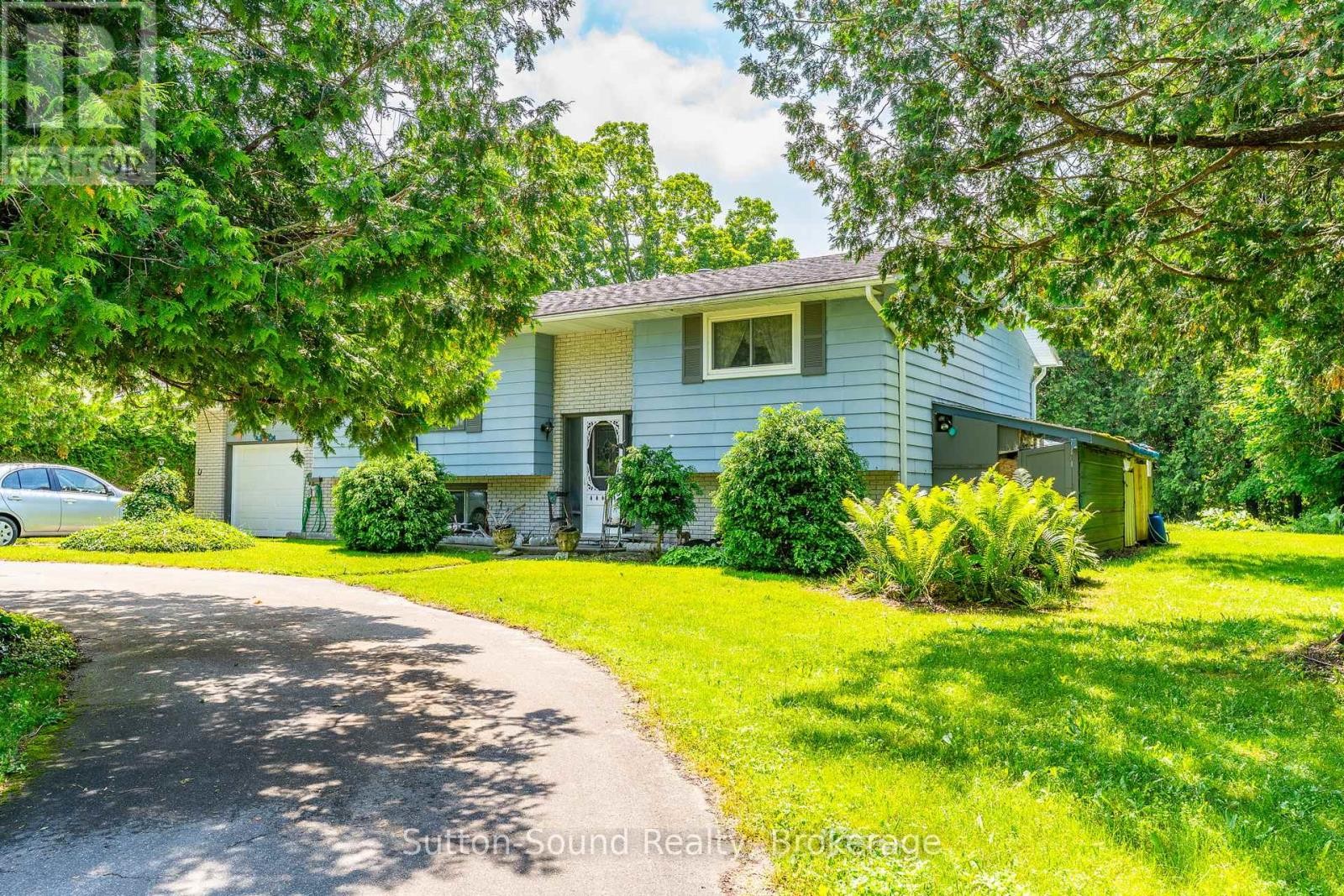 












17 FRONT STREET

,
South Bruce Peninsula,




Ontario
N0H1P0

