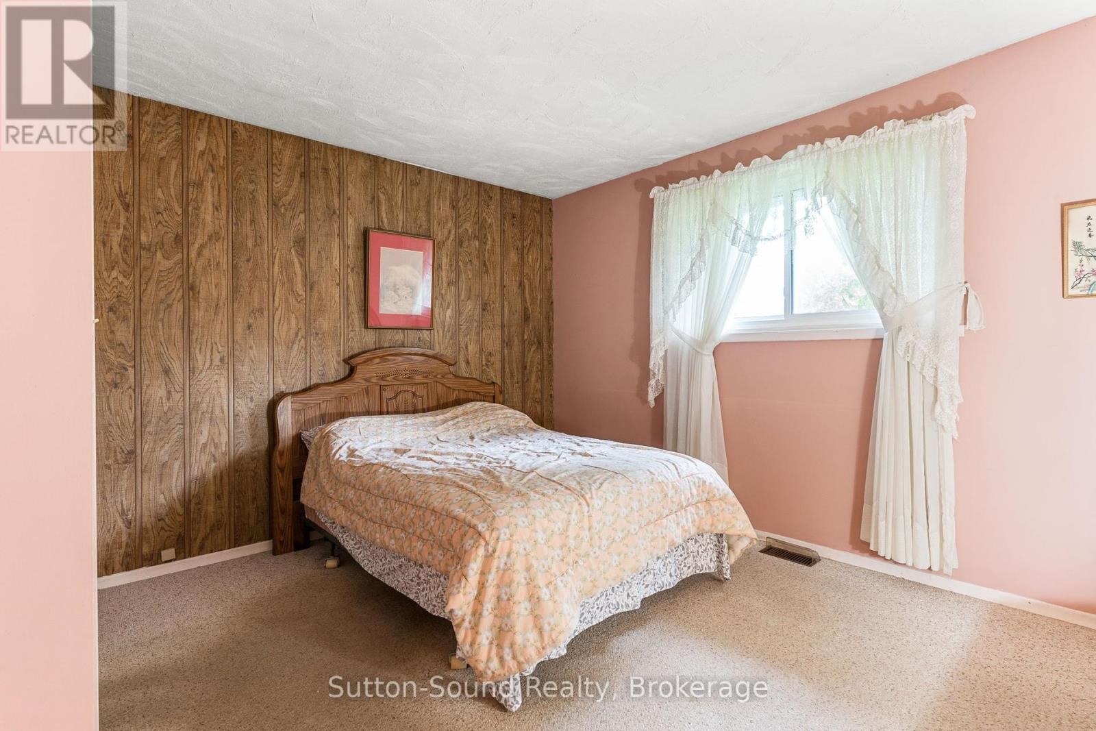 












17 FRONT STREET

,
South Bruce Peninsula,




Ontario
N0H1P0

