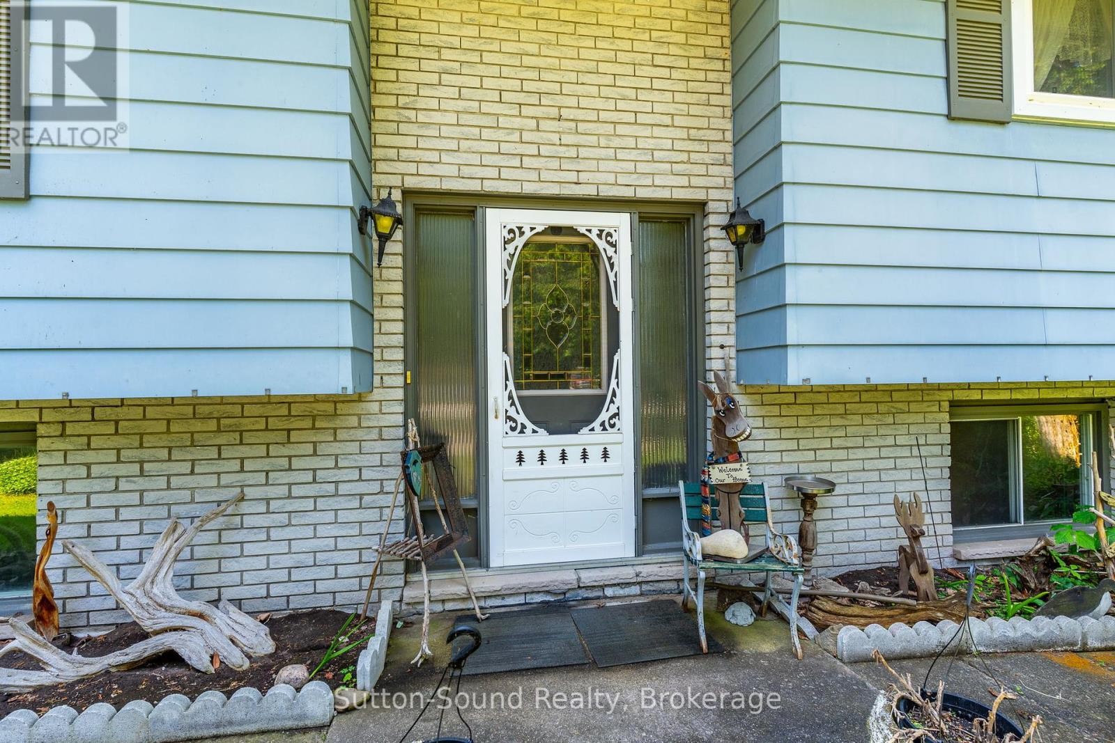 












17 FRONT STREET

,
South Bruce Peninsula,




Ontario
N0H1P0

