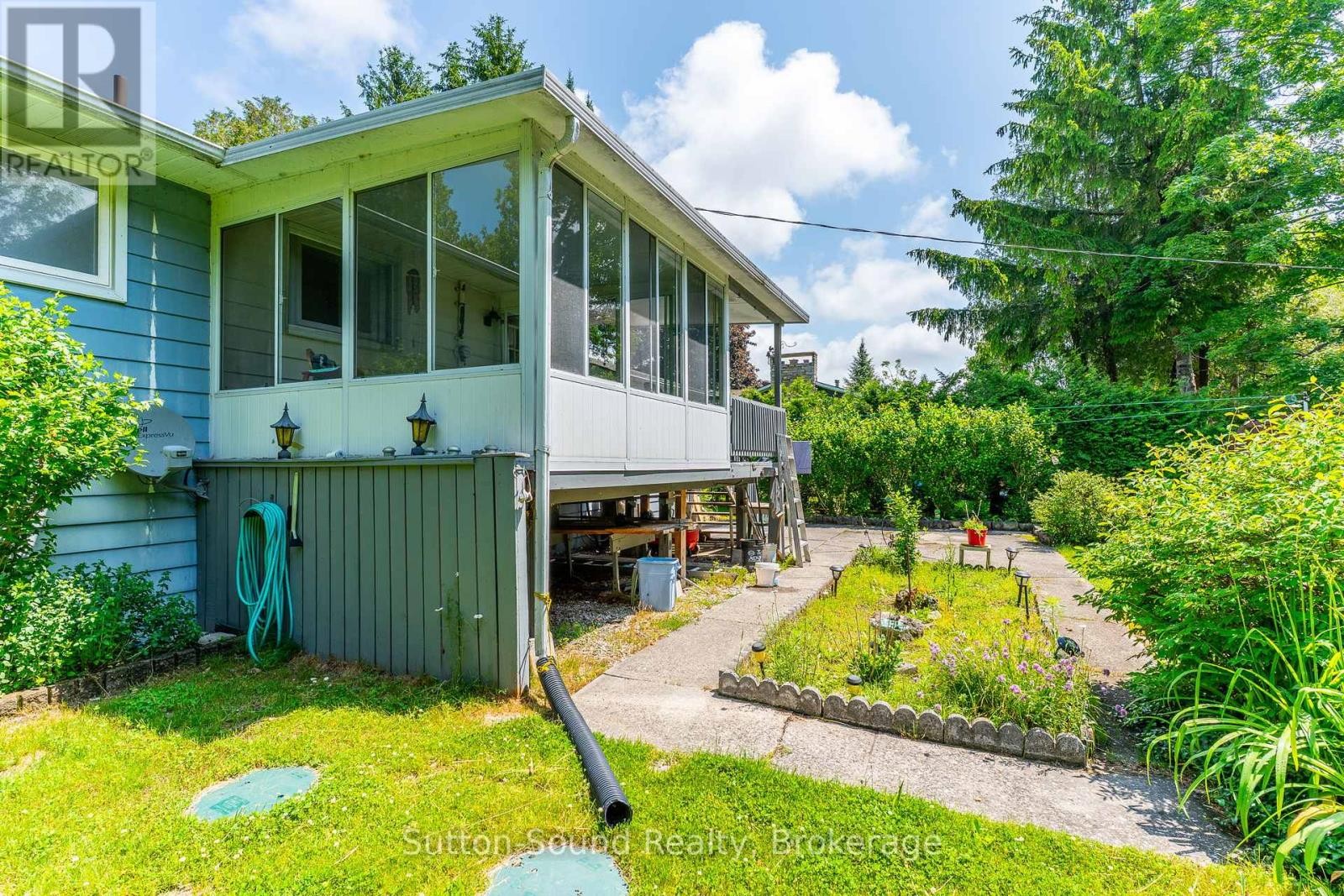 












17 FRONT STREET

,
South Bruce Peninsula,




Ontario
N0H1P0

