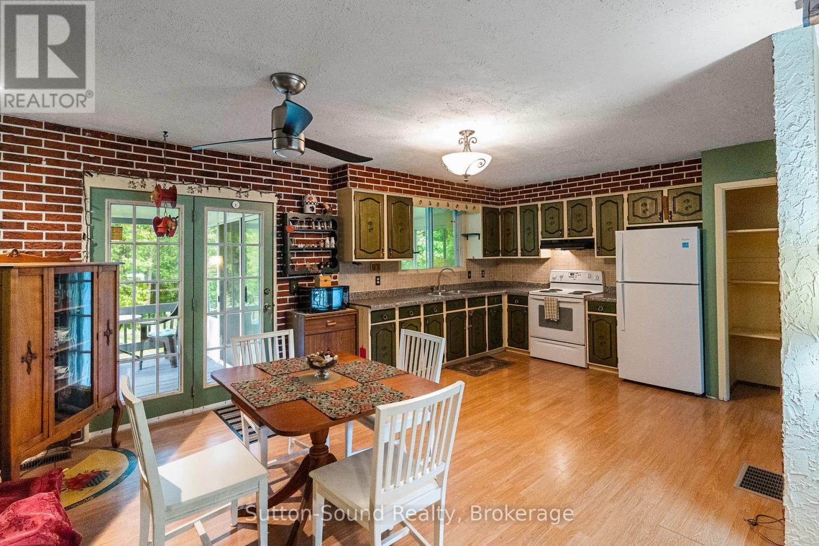 












17 FRONT STREET

,
South Bruce Peninsula,




Ontario
N0H1P0

