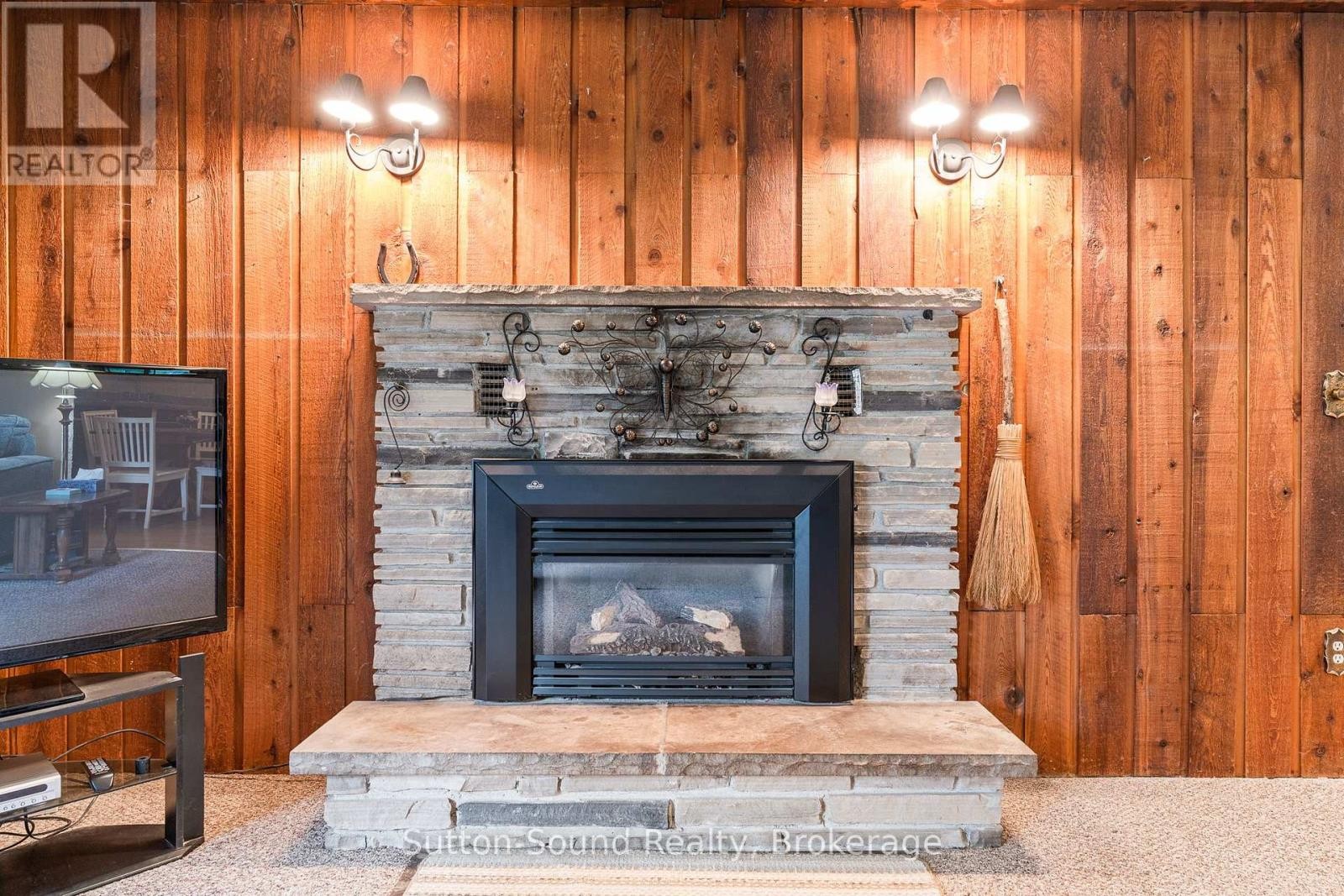 












17 FRONT STREET

,
South Bruce Peninsula,




Ontario
N0H1P0

