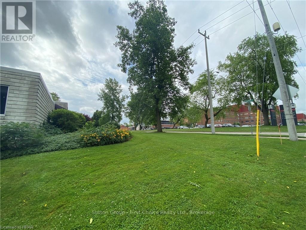 












201 - 386 CAMBRIA STREET

,
Stratford,




Ontario
N5A1J4

