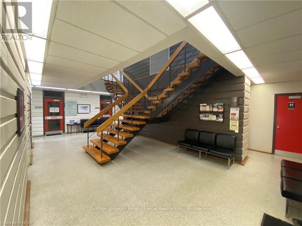 












201 - 386 CAMBRIA STREET

,
Stratford,




Ontario
N5A1J4

