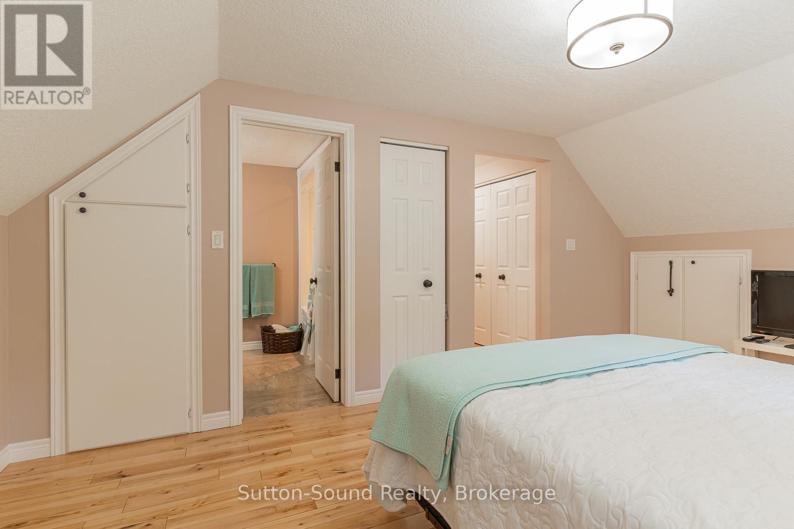












20 SANDY PINES TRAIL

,
South Bruce Peninsula,




Ontario
N0H2G0

