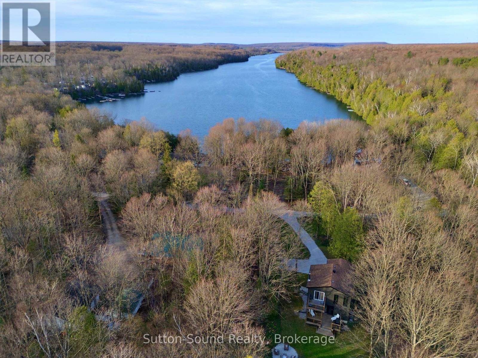 












134 LAKEVIEW DRIVE

,
Georgian Bluffs,




Ontario
N0H2T0

