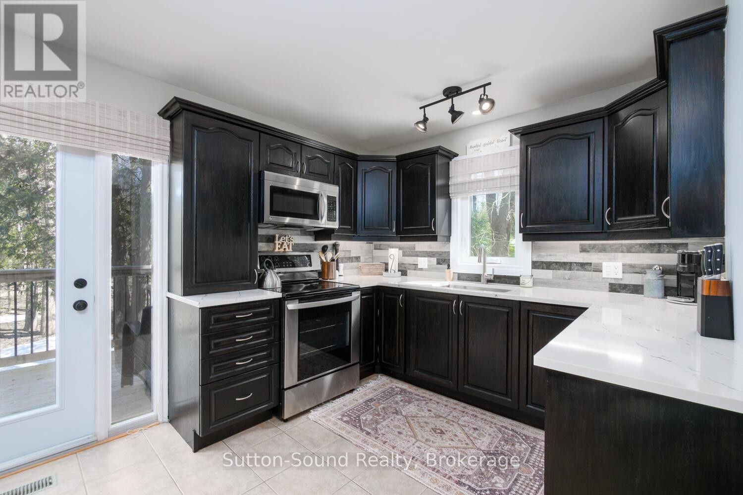 












134 LAKEVIEW DRIVE

,
Georgian Bluffs,




Ontario
N0H2T0

