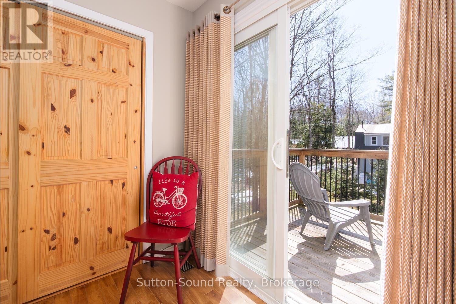 












134 LAKEVIEW DRIVE

,
Georgian Bluffs,




Ontario
N0H2T0

