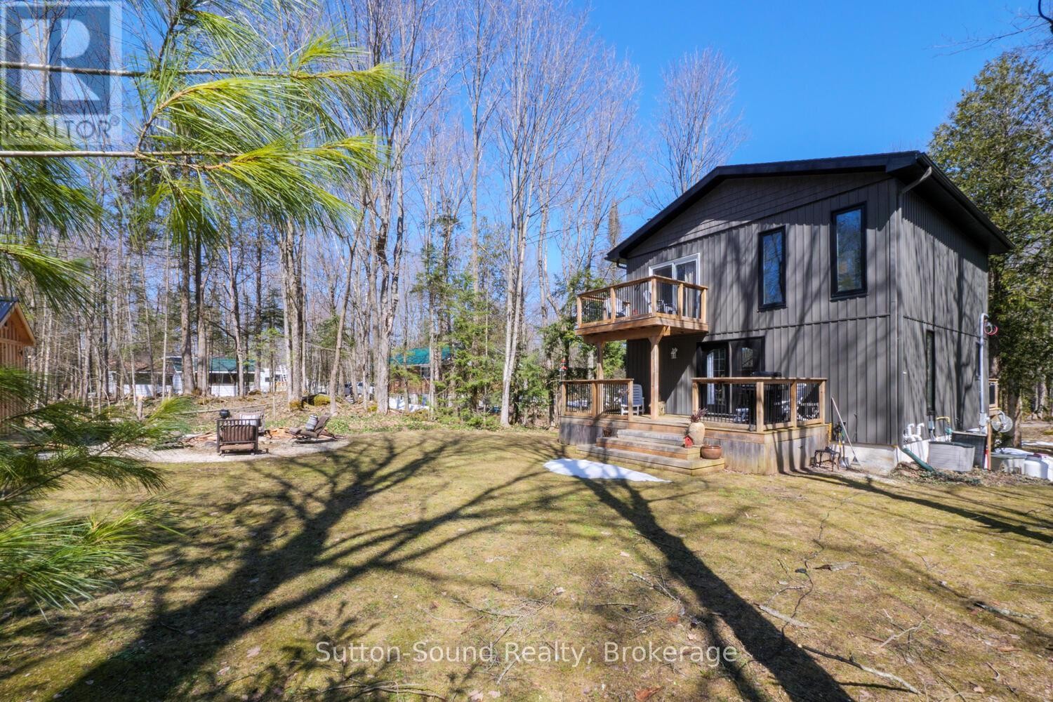 












134 LAKEVIEW DRIVE

,
Georgian Bluffs,




Ontario
N0H2T0

