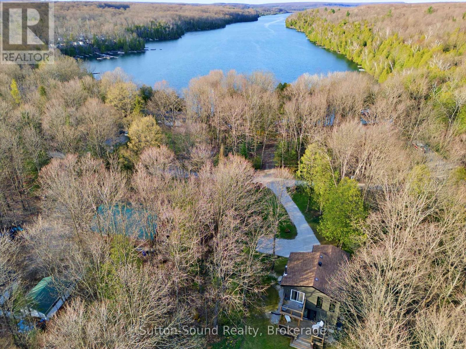 












134 LAKEVIEW DRIVE

,
Georgian Bluffs,




Ontario
N0H2T0

