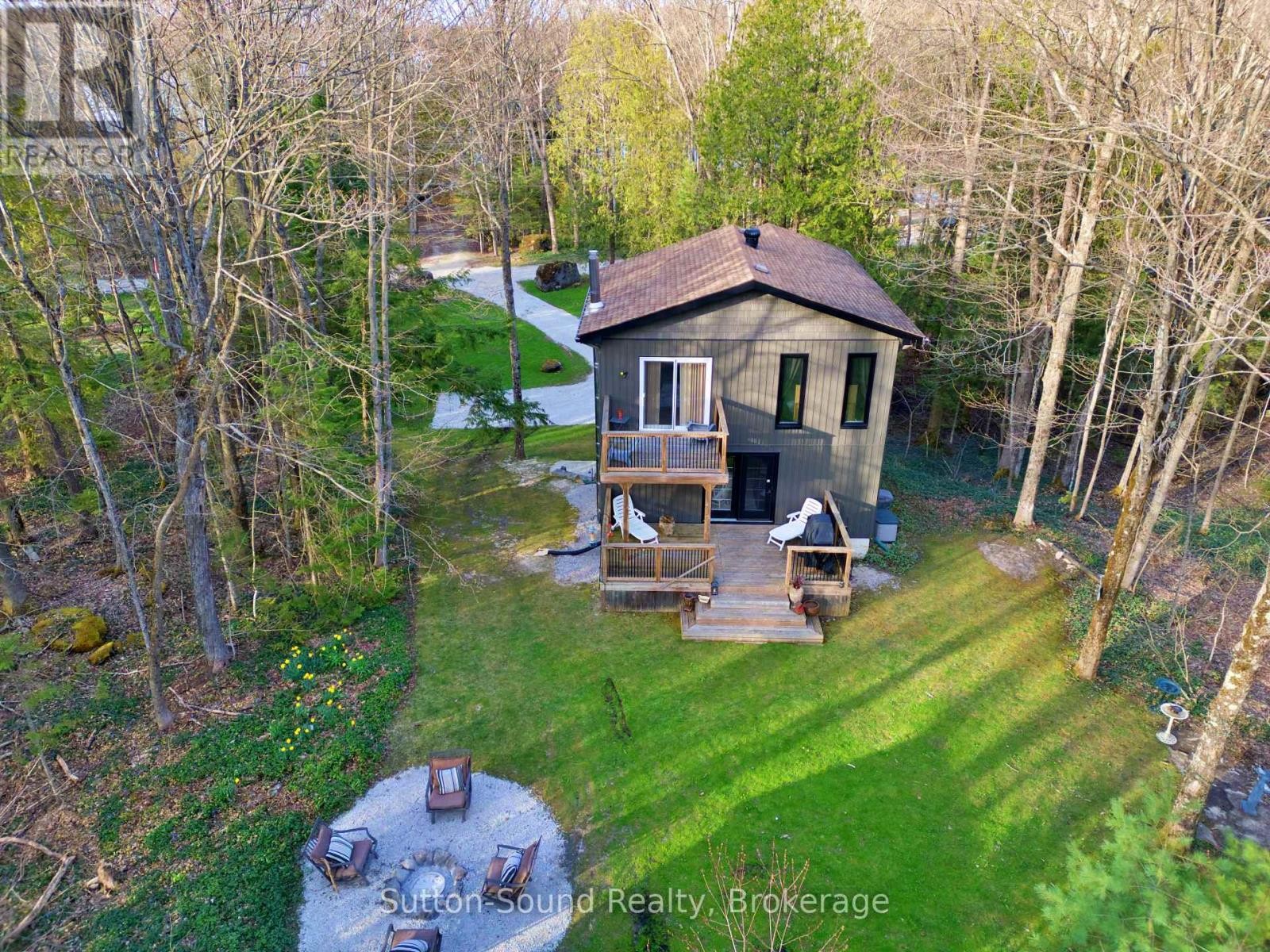 












134 LAKEVIEW DRIVE

,
Georgian Bluffs,




Ontario
N0H2T0

