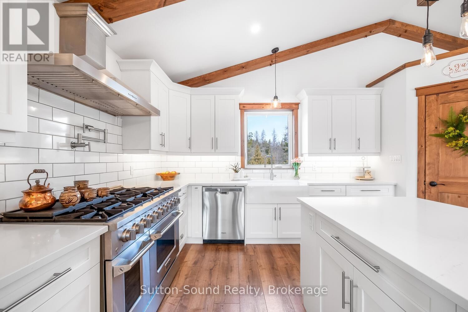 












107 WHISKEY HARBOUR ROAD

,
Northern Bruce Peninsula,




Ontario
N0H2T0

