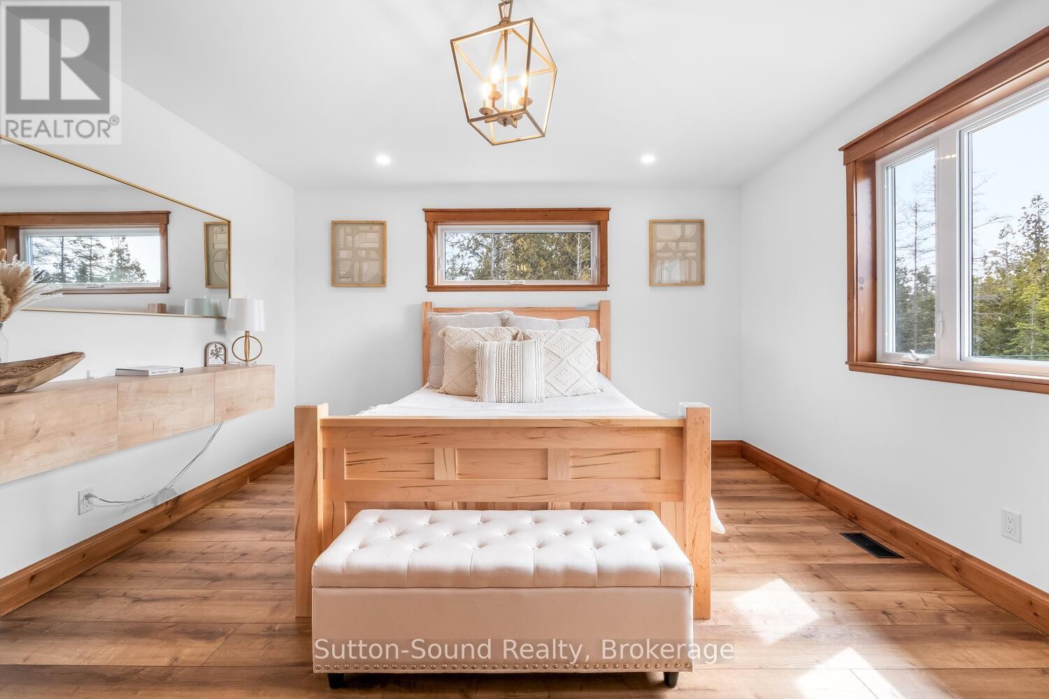 












107 WHISKEY HARBOUR ROAD

,
Northern Bruce Peninsula,




Ontario
N0H2T0

