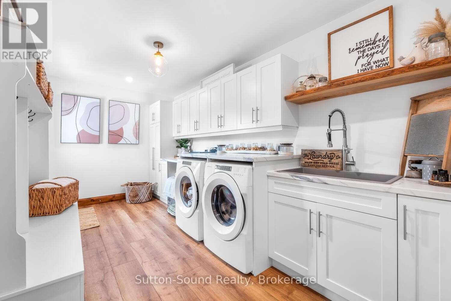












107 WHISKEY HARBOUR ROAD

,
Northern Bruce Peninsula,




Ontario
N0H2T0

