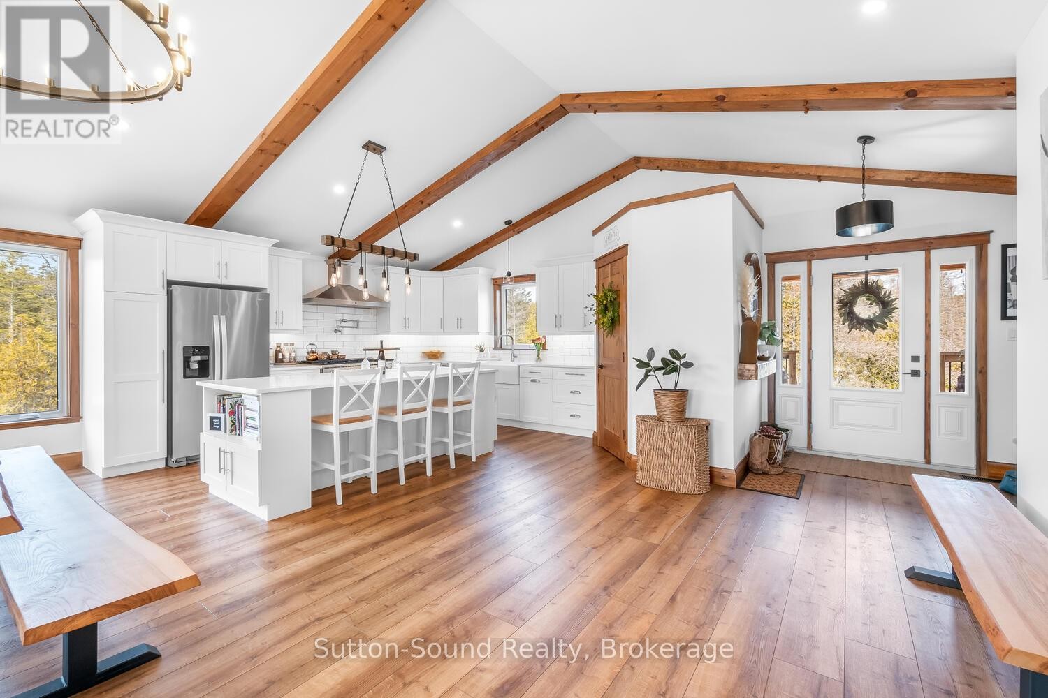 












107 WHISKEY HARBOUR ROAD

,
Northern Bruce Peninsula,




Ontario
N0H2T0

