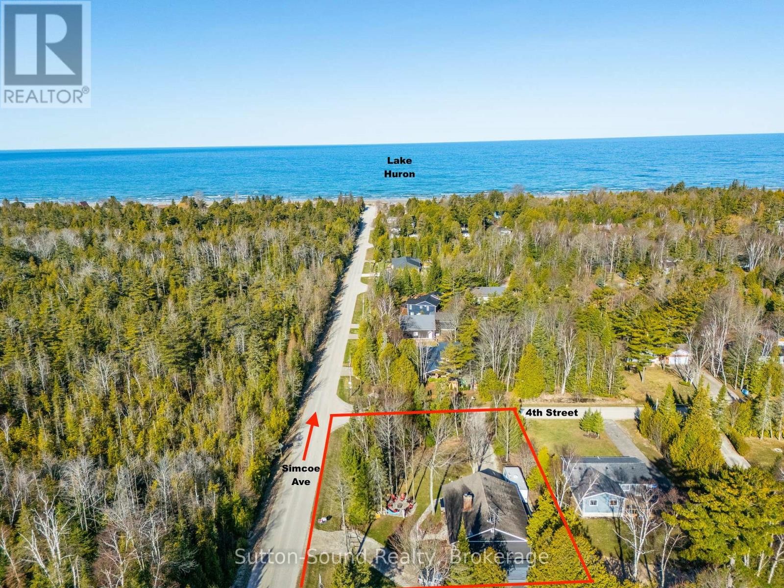 












403 SIMCOE AVENUE

,
South Bruce Peninsula,




Ontario
N0H2G0

