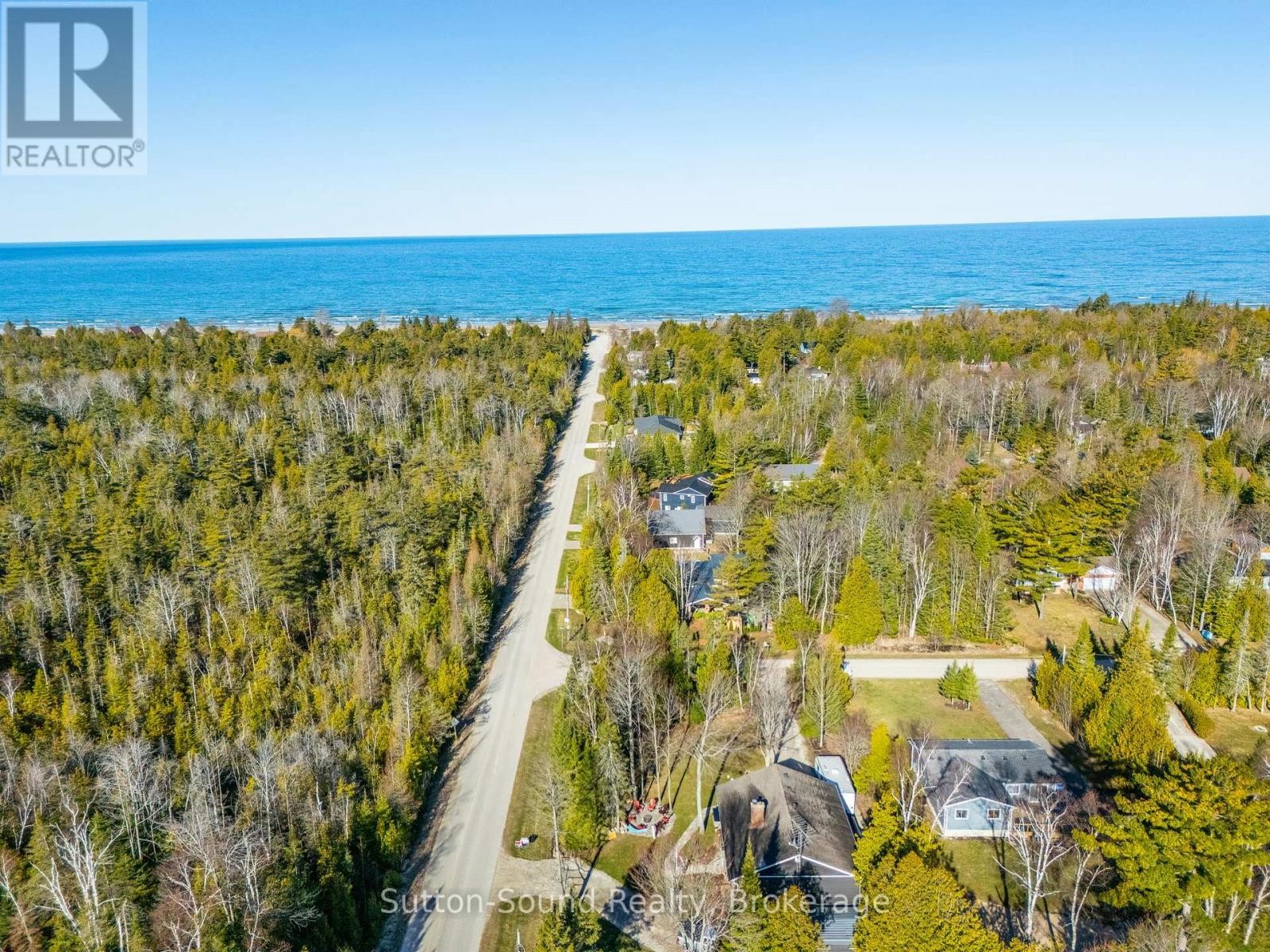 












403 SIMCOE AVENUE

,
South Bruce Peninsula,




Ontario
N0H2G0

