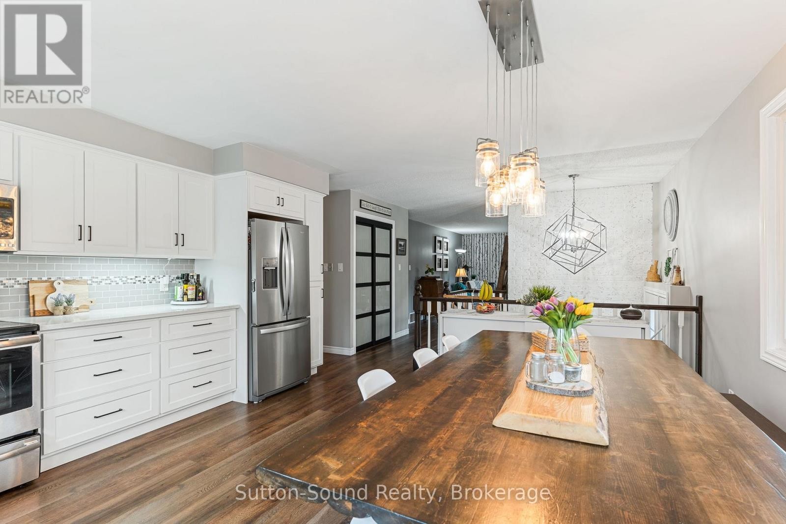 












403 SIMCOE AVENUE

,
South Bruce Peninsula,




Ontario
N0H2G0

