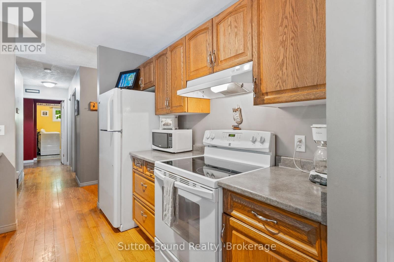 












275 CENTRE DIAGONAL ROAD

,
South Bruce Peninsula,




Ontario
N0H2T0

