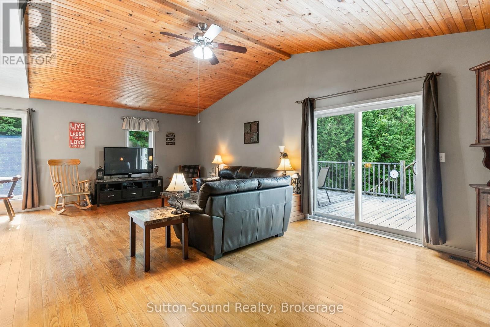 












275 CENTRE DIAGONAL ROAD

,
South Bruce Peninsula,




Ontario
N0H2T0

