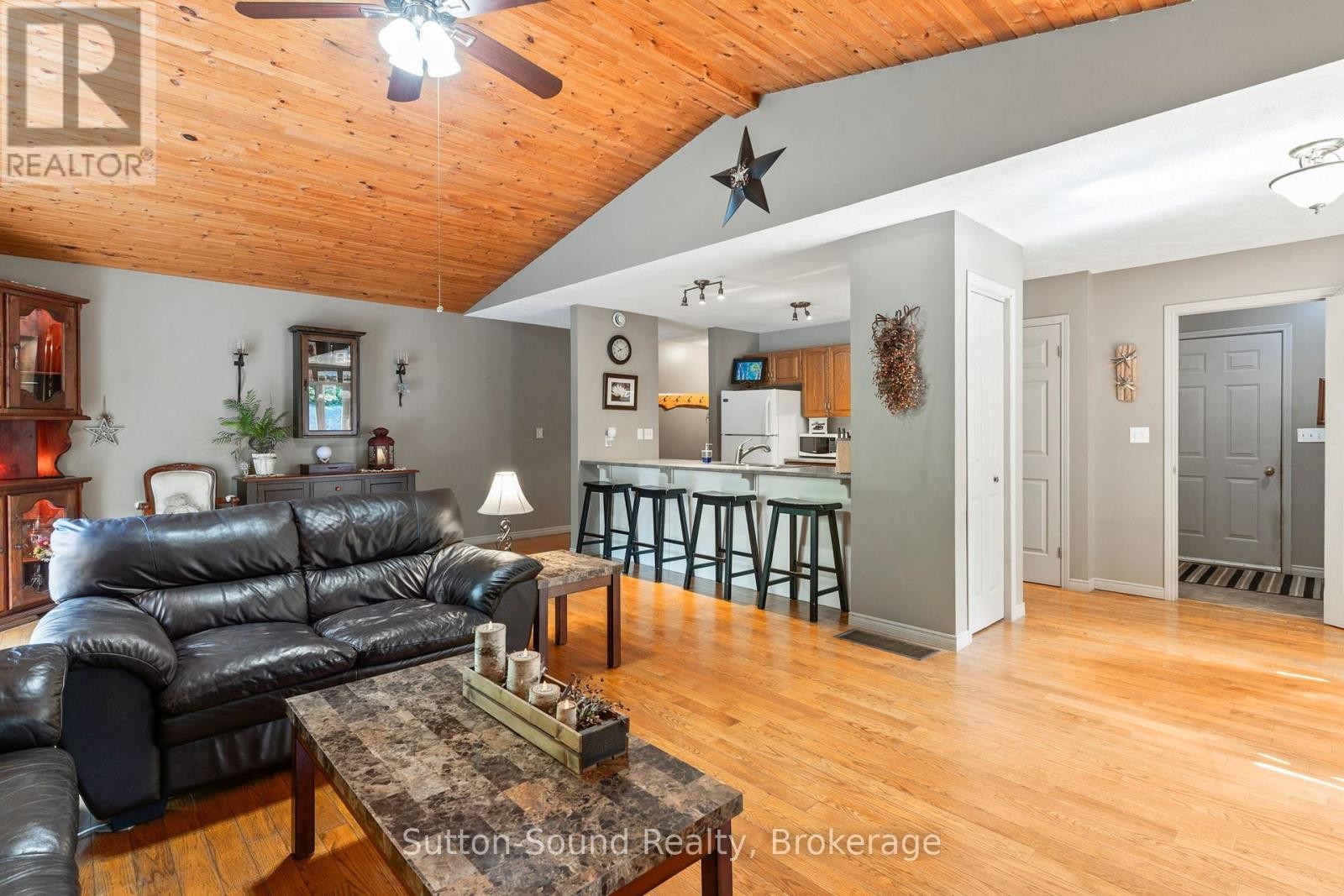












275 CENTRE DIAGONAL ROAD

,
South Bruce Peninsula,




Ontario
N0H2T0

