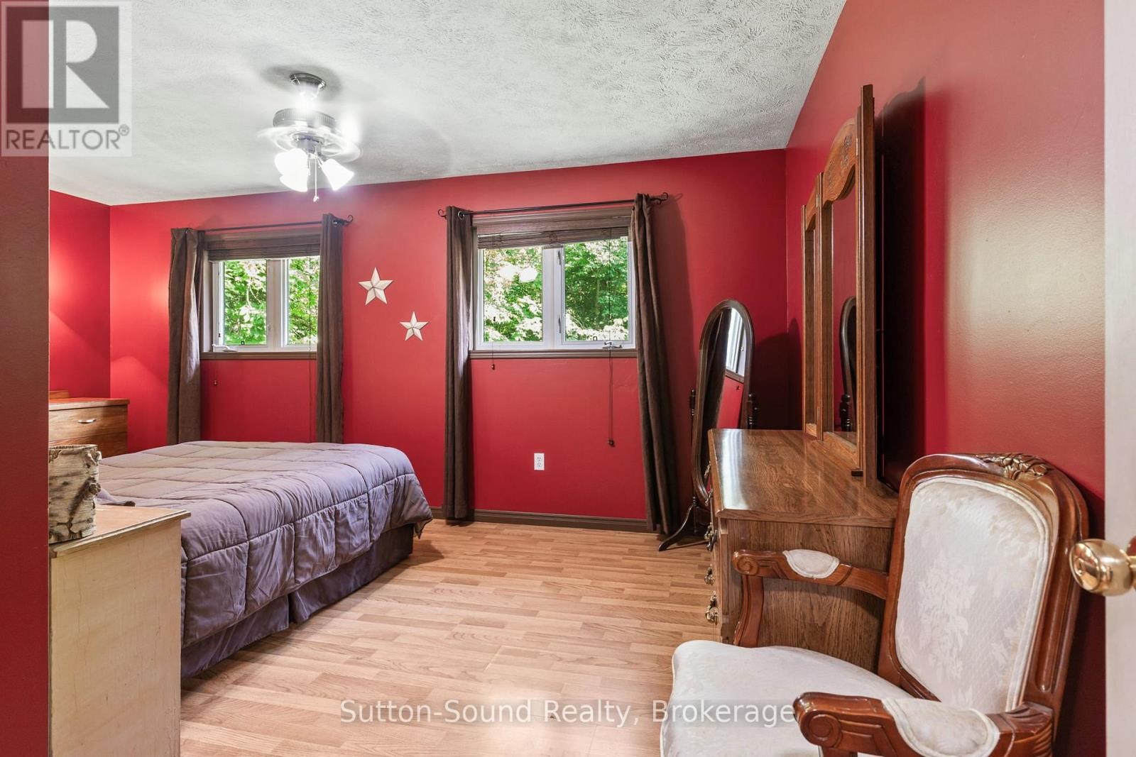 












275 CENTRE DIAGONAL ROAD

,
South Bruce Peninsula,




Ontario
N0H2T0


