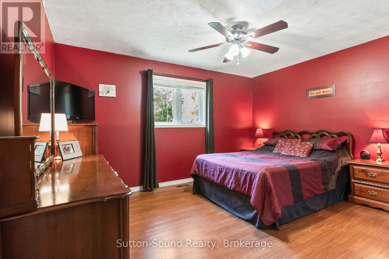 












275 CENTRE DIAGONAL ROAD

,
South Bruce Peninsula,




Ontario
N0H2T0

