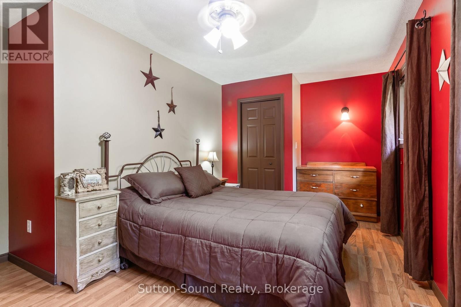 












275 CENTRE DIAGONAL ROAD

,
South Bruce Peninsula,




Ontario
N0H2T0

