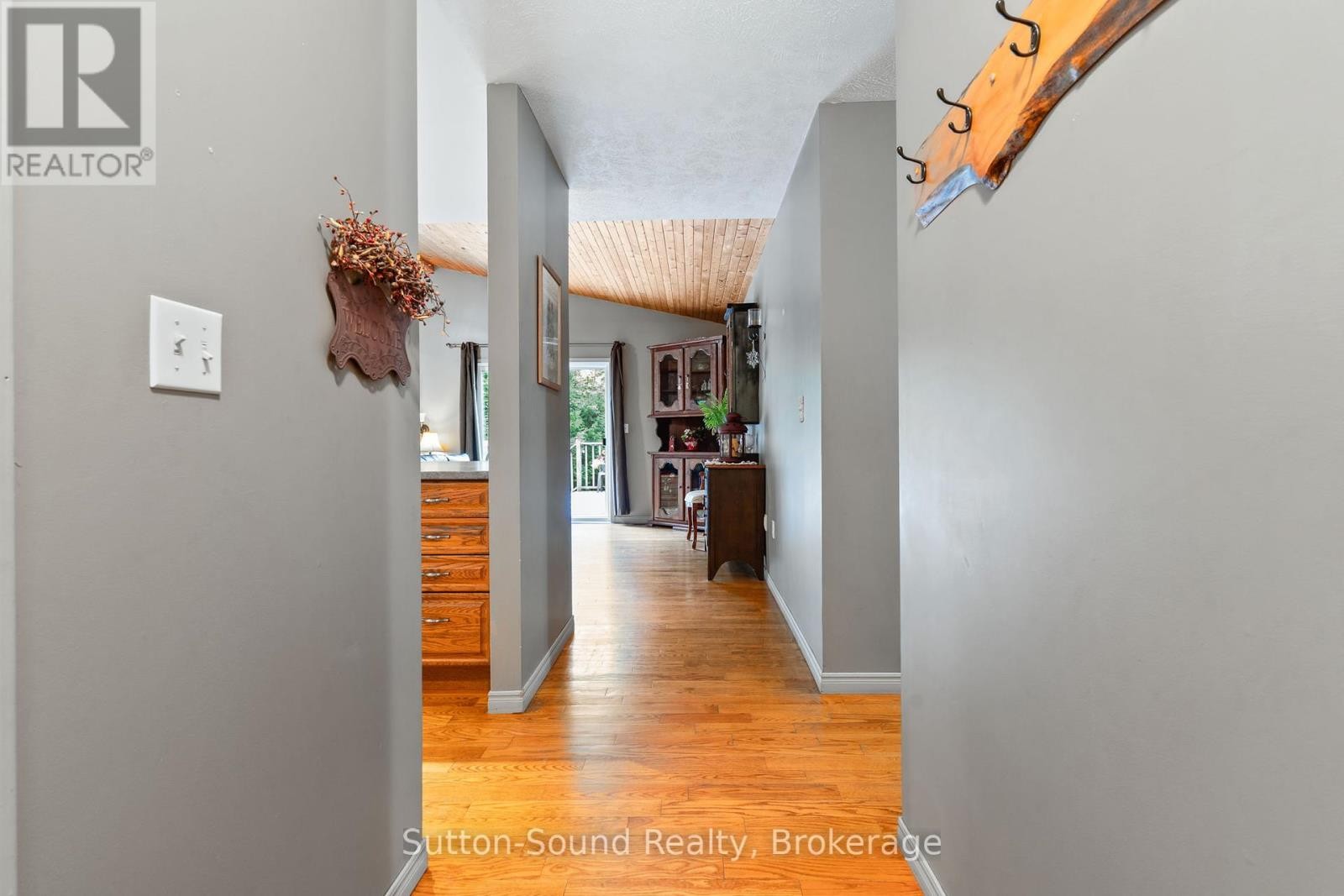 












275 CENTRE DIAGONAL ROAD

,
South Bruce Peninsula,




Ontario
N0H2T0

