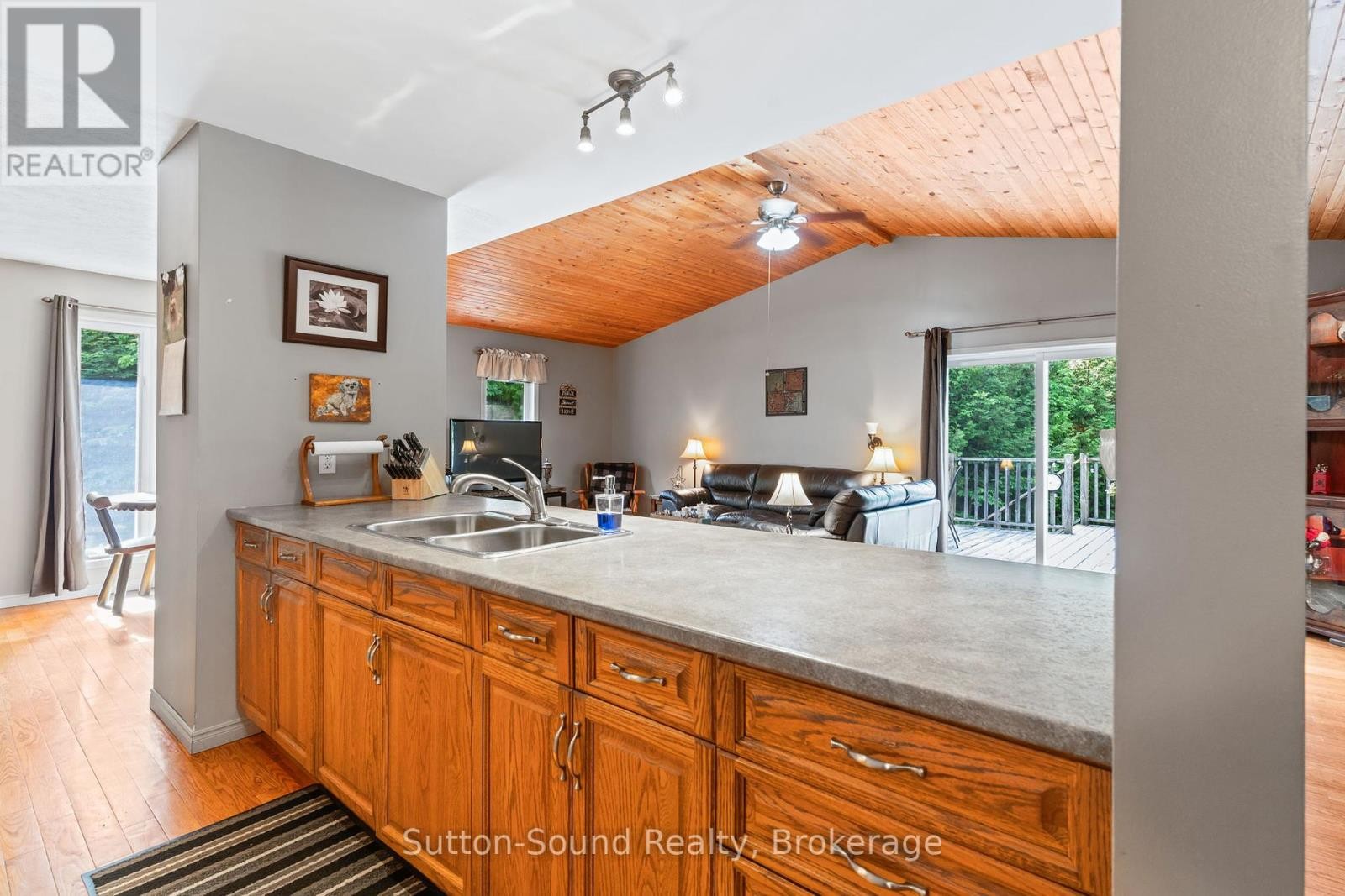












275 CENTRE DIAGONAL ROAD

,
South Bruce Peninsula,




Ontario
N0H2T0

