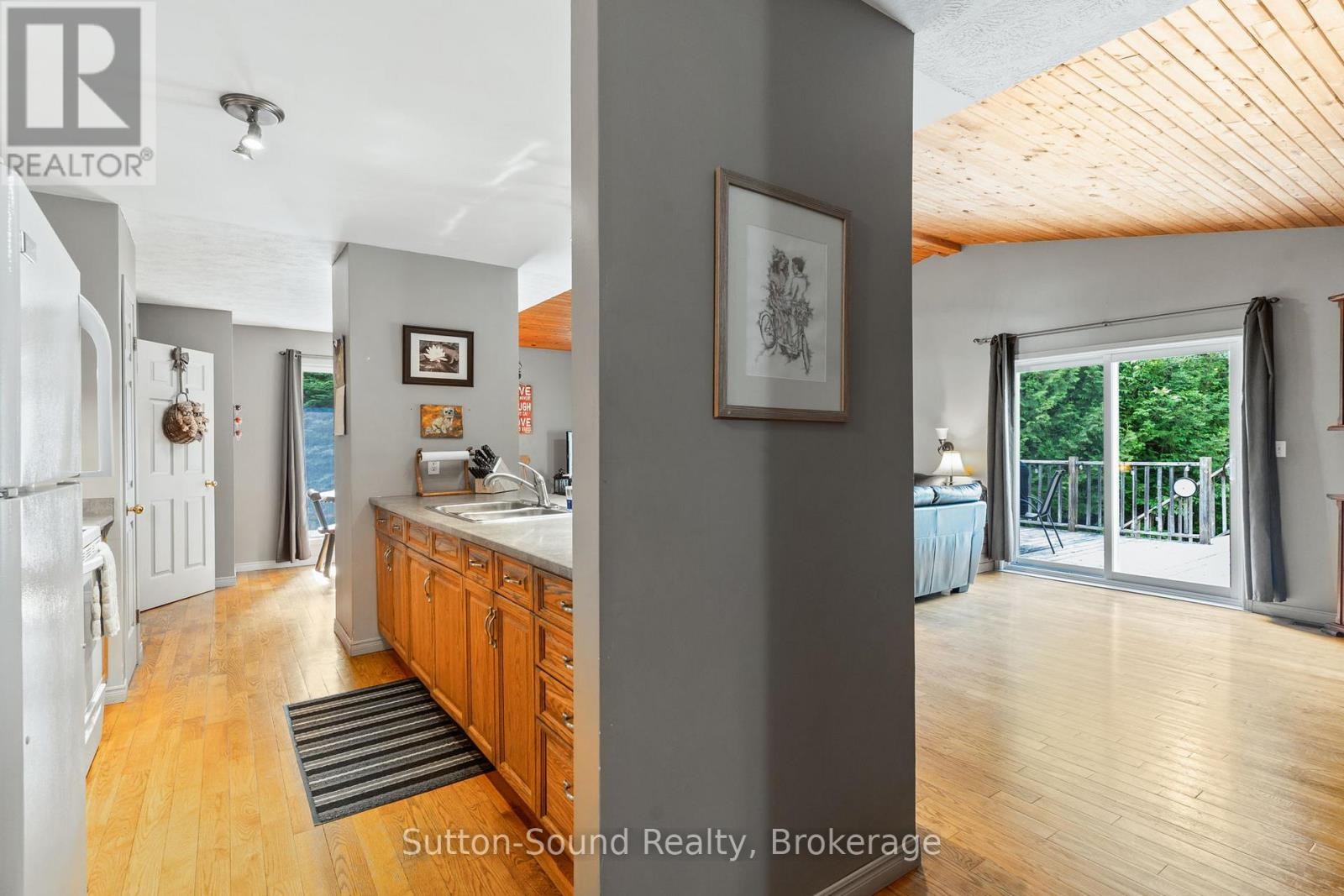 












275 CENTRE DIAGONAL ROAD

,
South Bruce Peninsula,




Ontario
N0H2T0

