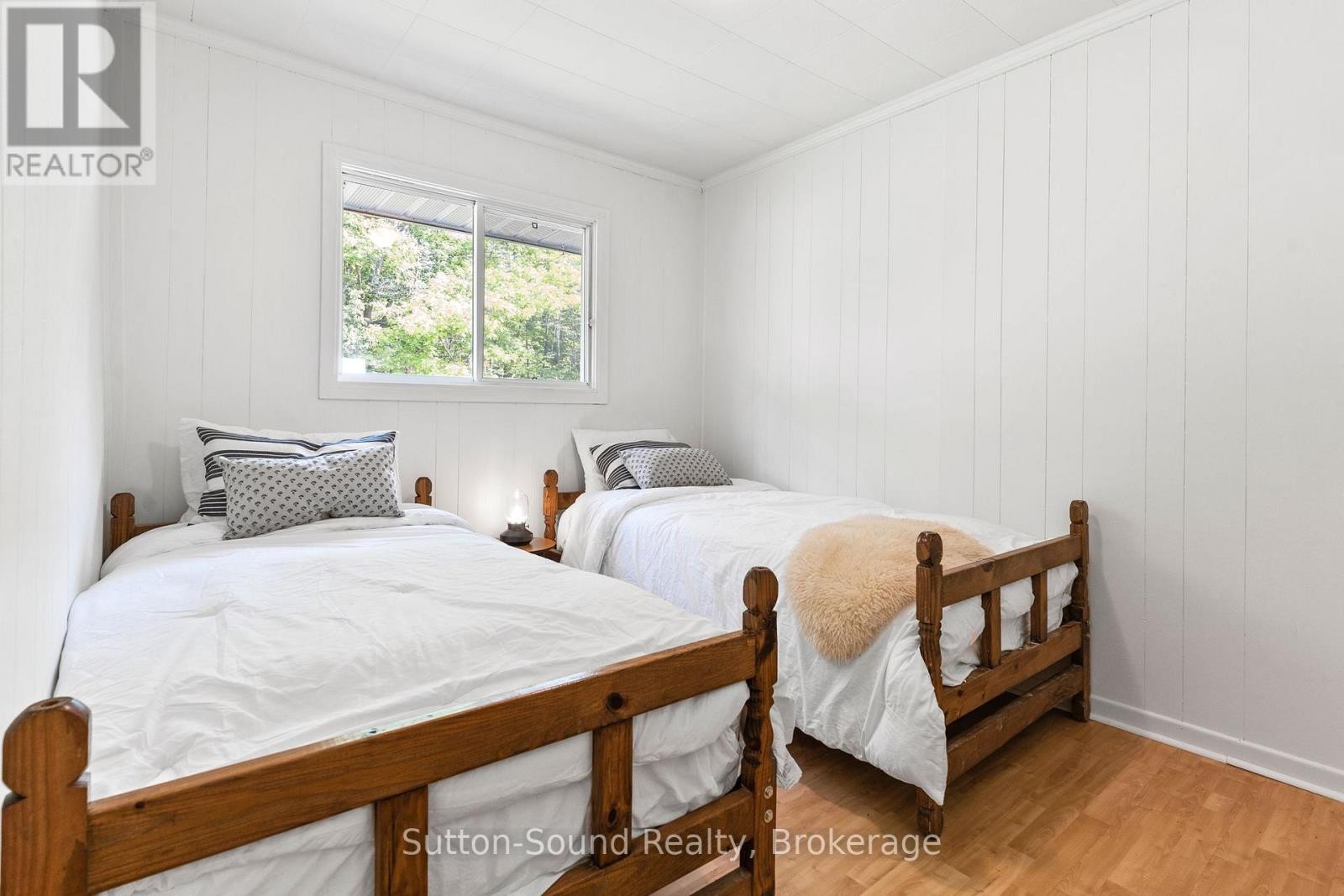 












29 AVELE ROAD

,
South Bruce Peninsula,




Ontario
N0H1X0

