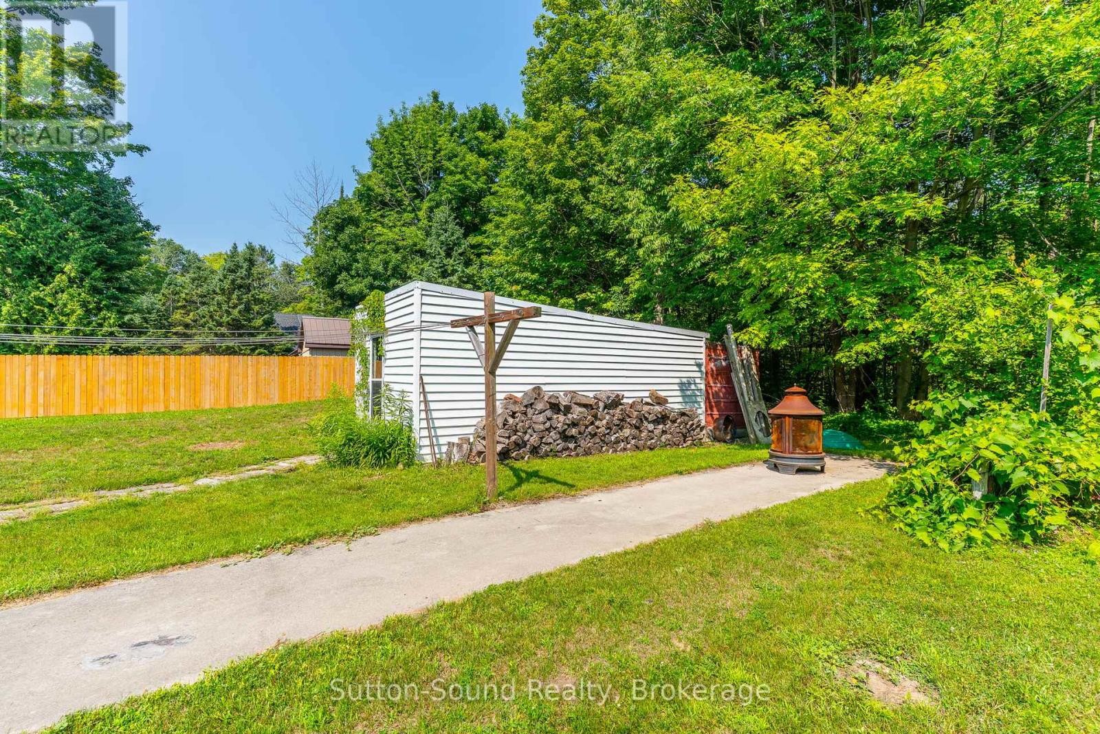 












29 AVELE ROAD

,
South Bruce Peninsula,




Ontario
N0H1X0

