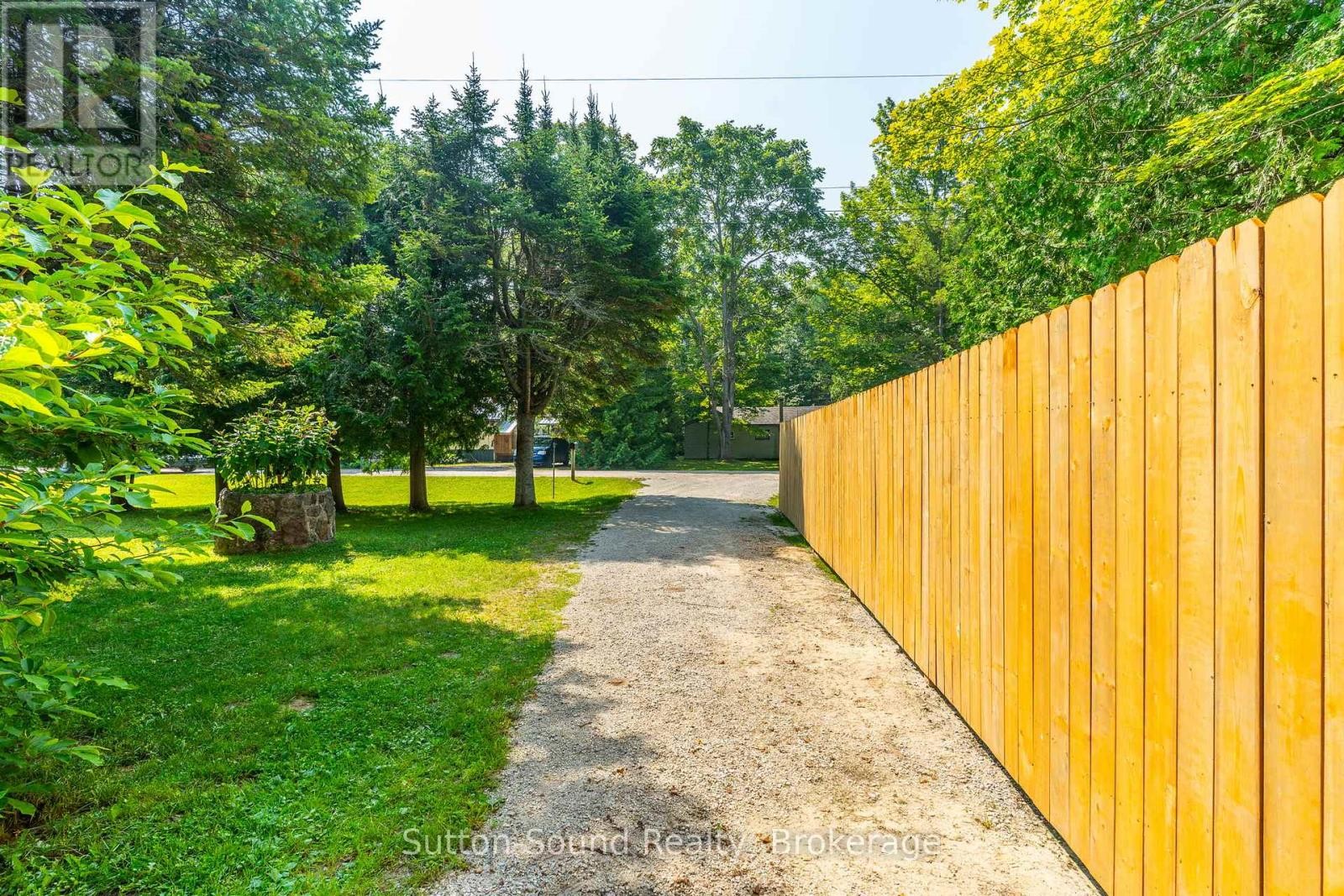 












29 AVELE ROAD

,
South Bruce Peninsula,




Ontario
N0H1X0

