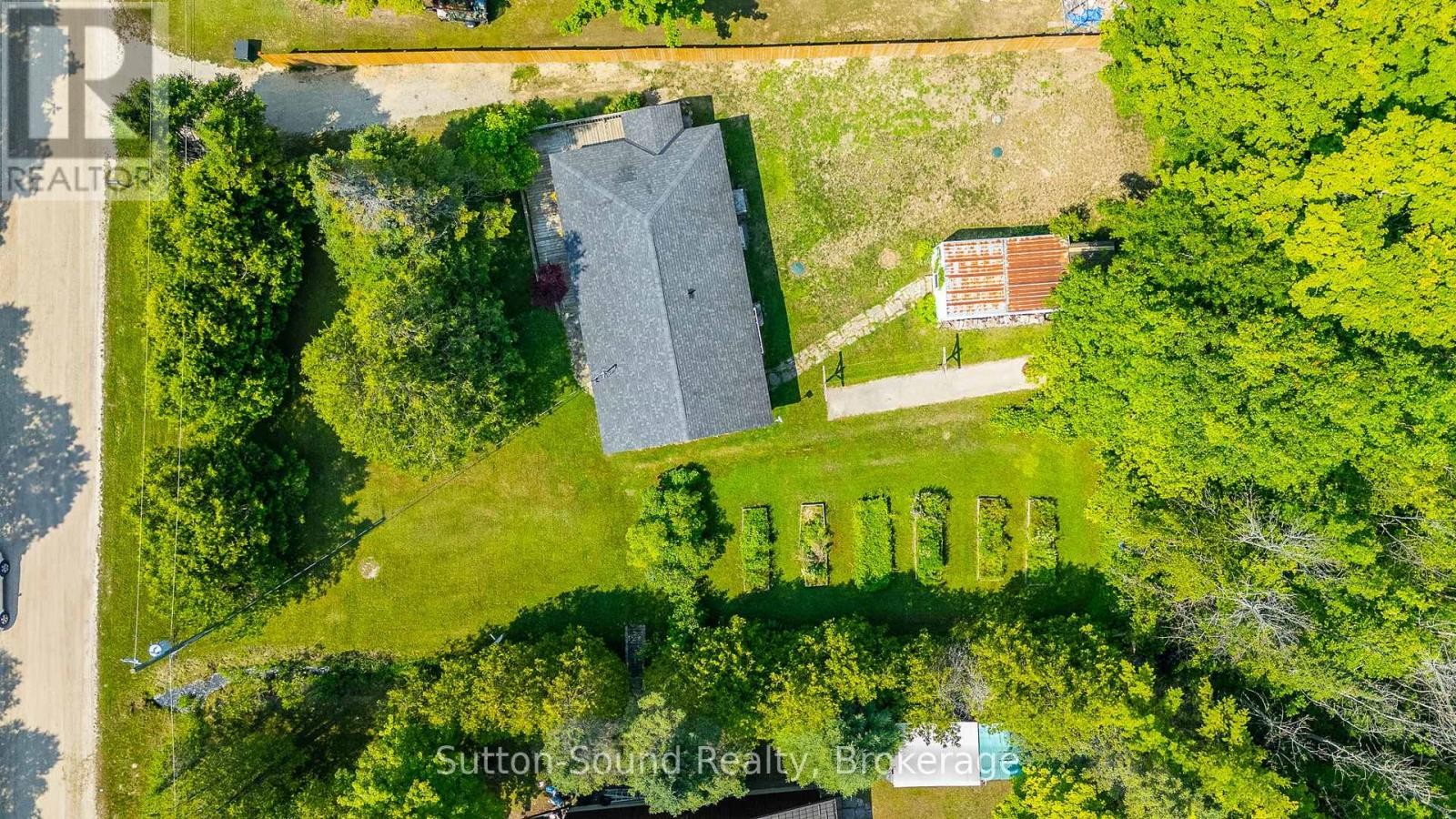 












29 AVELE ROAD

,
South Bruce Peninsula,




Ontario
N0H1X0

