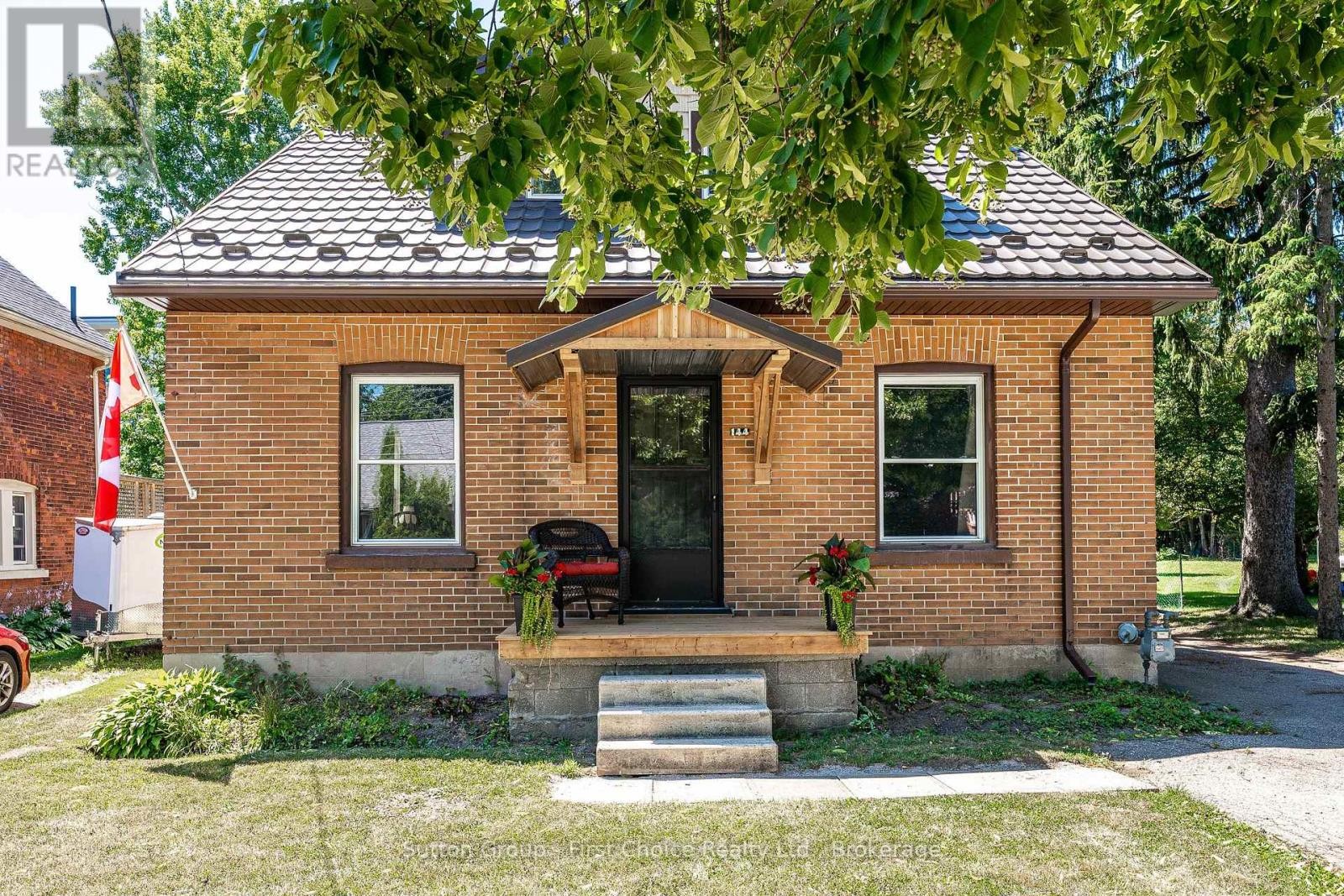 












144 ROMEO STREET S

,
Stratford,




Ontario
N5A4S9

