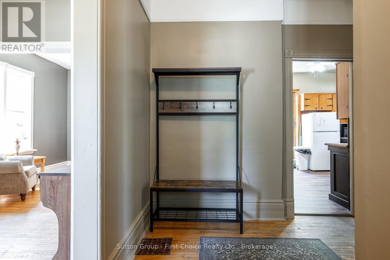 












144 ROMEO STREET S

,
Stratford,




Ontario
N5A4S9

