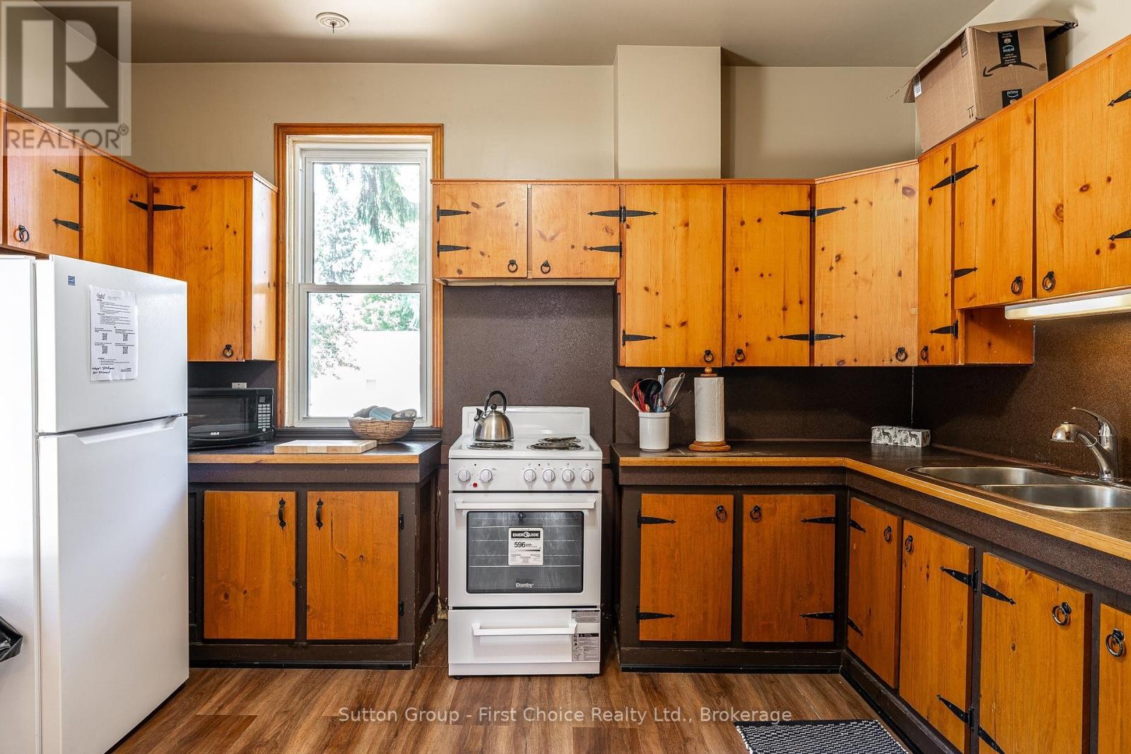 












144 ROMEO STREET S

,
Stratford,




Ontario
N5A4S9

