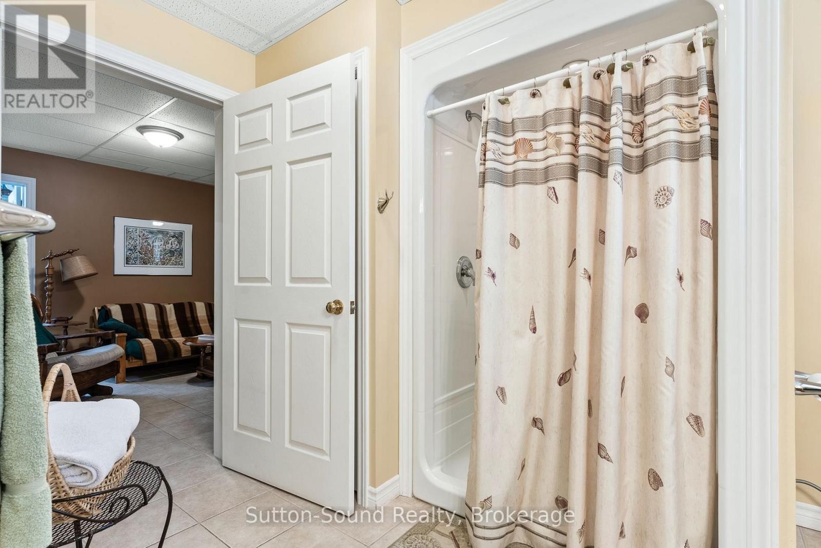 












1215 SUNSET DRIVE

,
South Bruce Peninsula,




Ontario
N0H2T0

