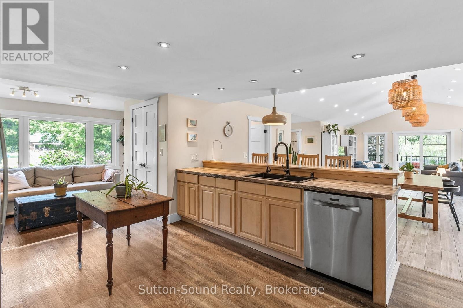 












87 MEADOWLAND ROAD

,
South Bruce Peninsula,




Ontario
N0H2T0


