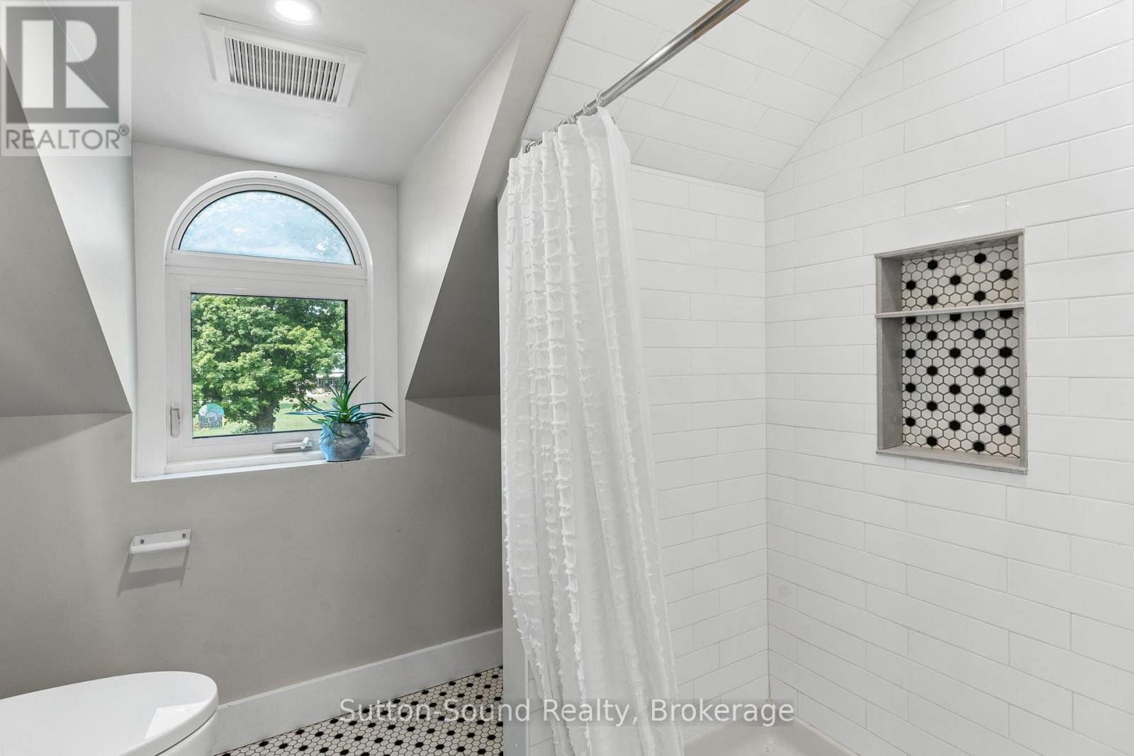












87 MEADOWLAND ROAD

,
South Bruce Peninsula,




Ontario
N0H2T0

