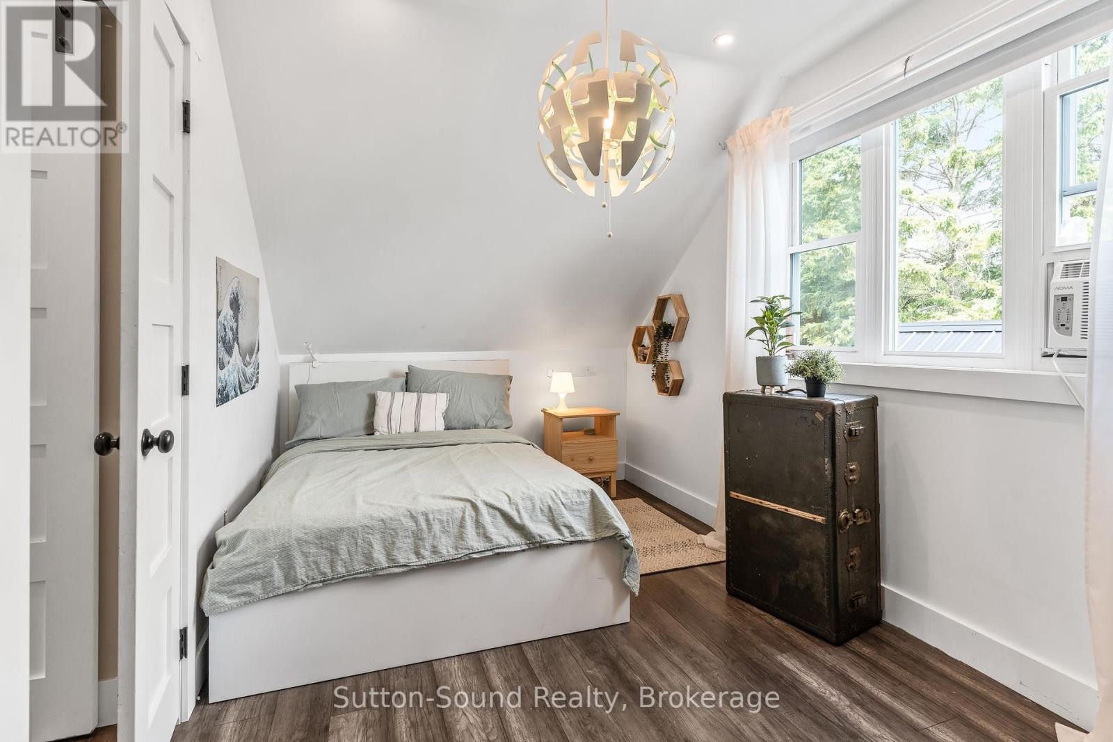 












87 MEADOWLAND ROAD

,
South Bruce Peninsula,




Ontario
N0H2T0

