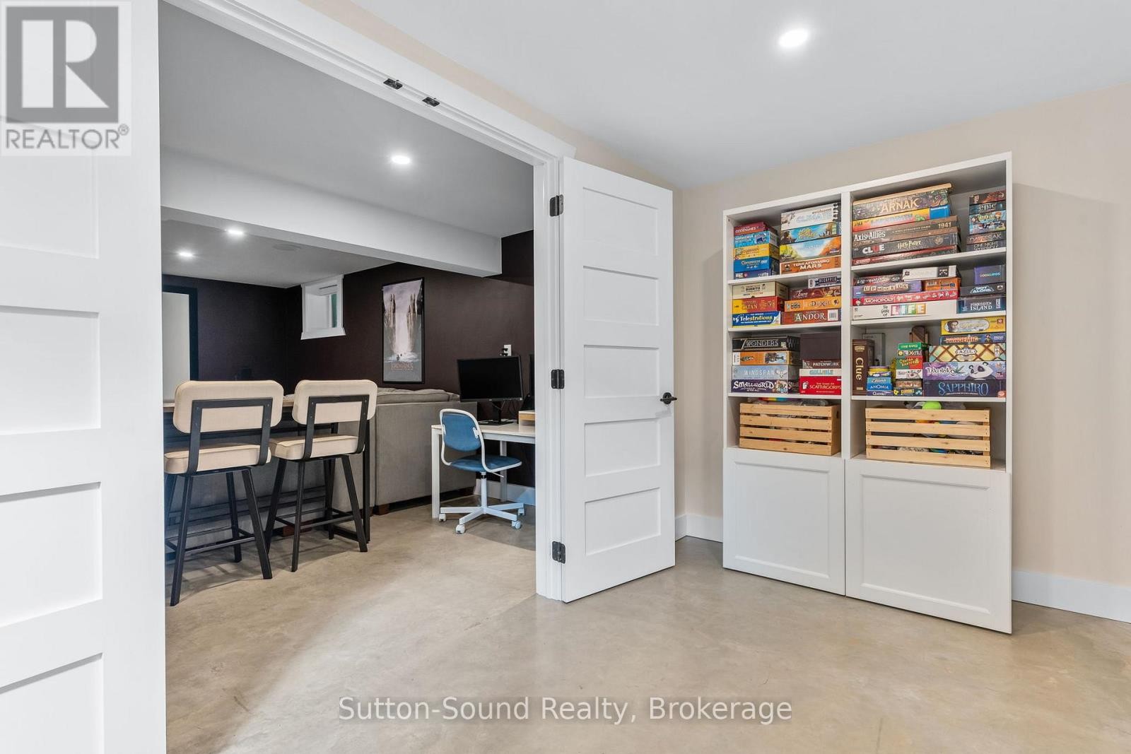 












87 MEADOWLAND ROAD

,
South Bruce Peninsula,




Ontario
N0H2T0

