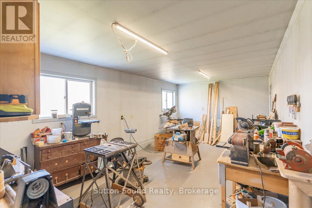 












442513 CONCESSION 22 CONCESSION E

,
Georgian Bluffs,




Ontario
N0H2T0

