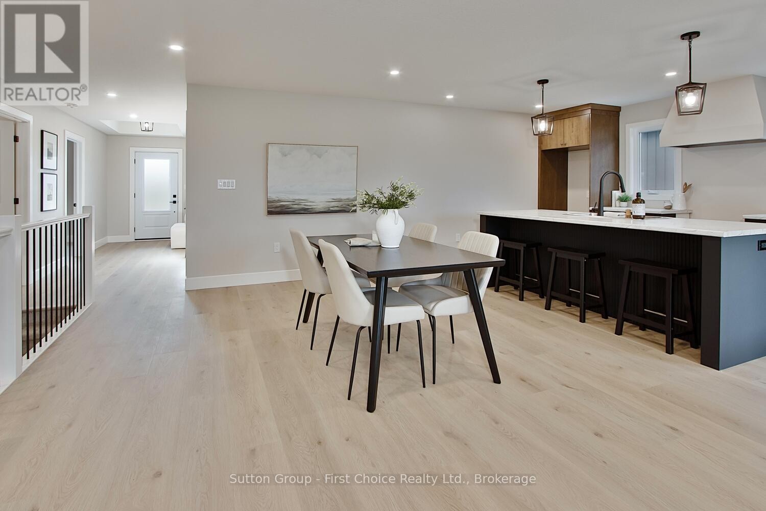 












18 NELSON STREET

,
West Perth (Mitchell),




Ontario
N0K1N0

